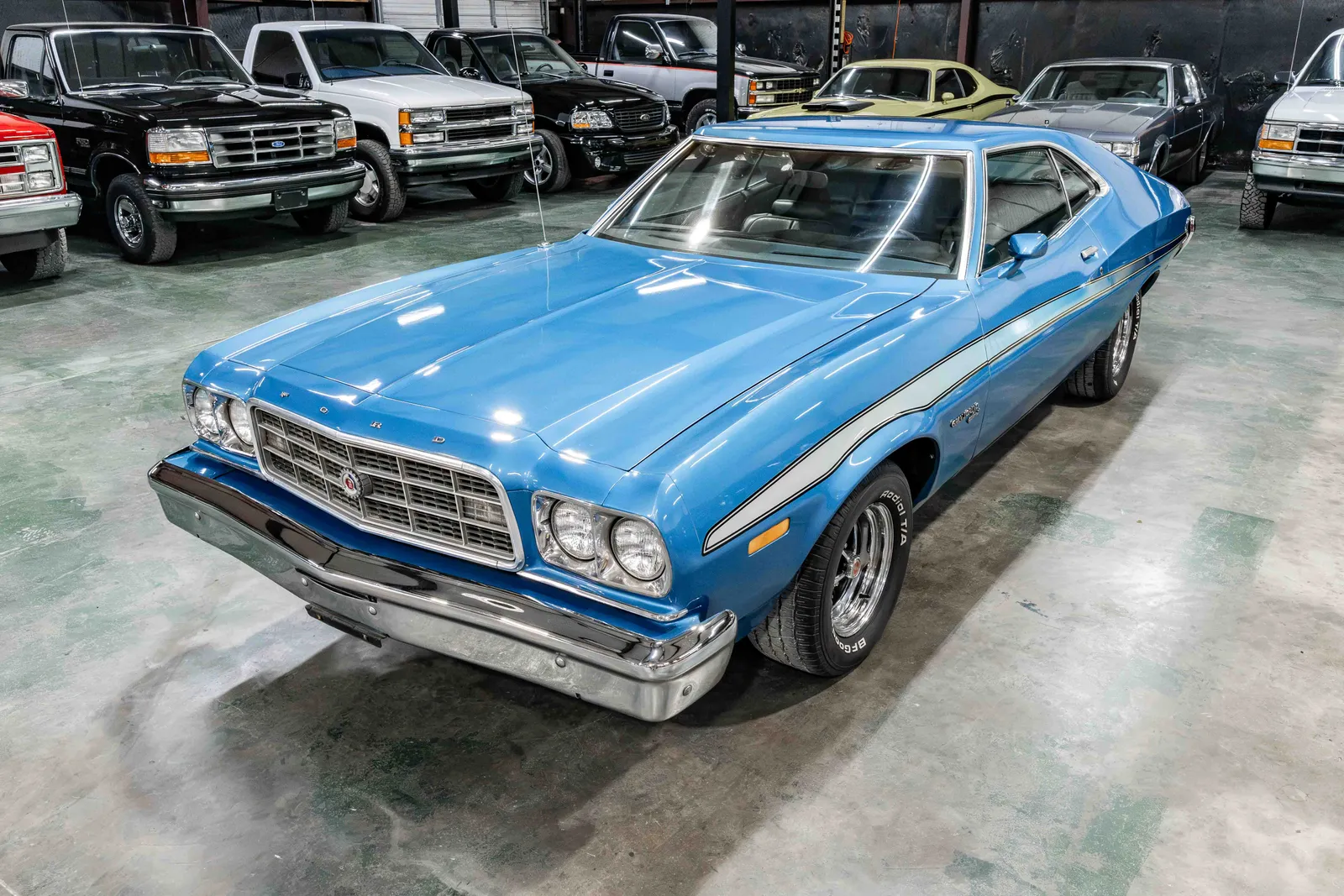 1973-Ford-Torino-Blue Glow Poly-331388-33.jpg